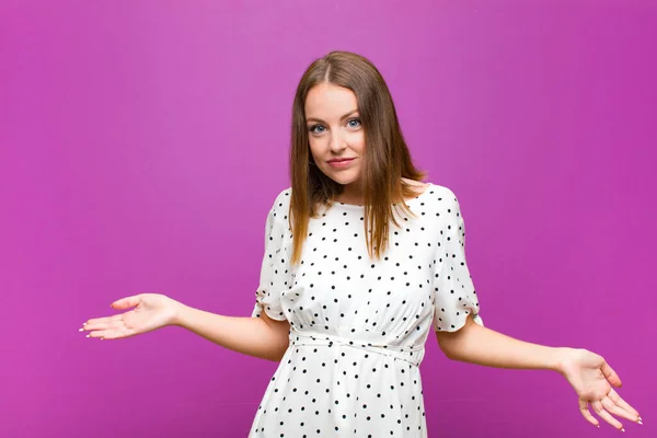 Red Head Pretty Woman Feeling Clueless Confused Having Idea Absolutely — Stockfoto