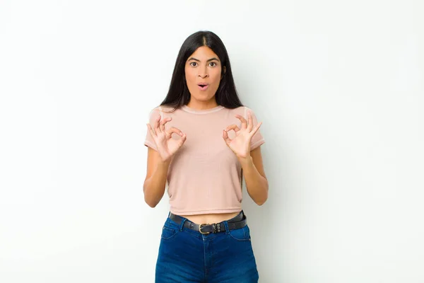 Young Pretty Latin Woman Feeling Shocked Amazed Surprised Showing Approval — Stock Photo, Image