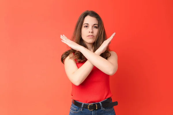 Jovem Mulher Bonita Olhar Irritado Doente Sua Atitude Dizendo Suficiente — Fotografia de Stock