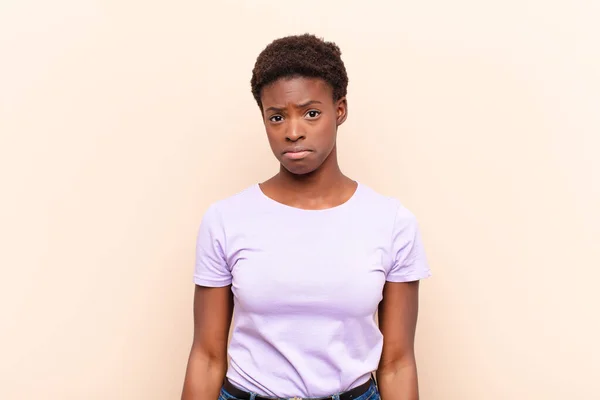 Joven Bastante Negro Mujersintiéndose Triste Quejumbroso Con Una Mirada Infeliz — Foto de Stock