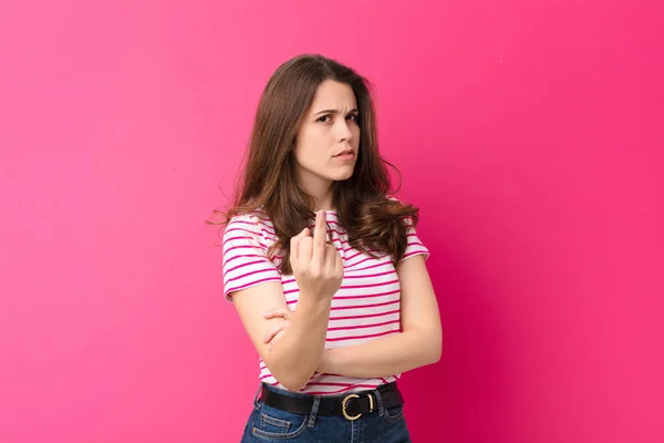 Genç Güzel Bir Kadın Kızgın Sinirli Isyankar Agresif Hissediyor Orta — Stok fotoğraf