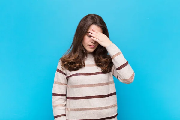 Junge Hübsche Frau Sieht Gestresst Beschämt Oder Aufgebracht Aus Mit — Stockfoto