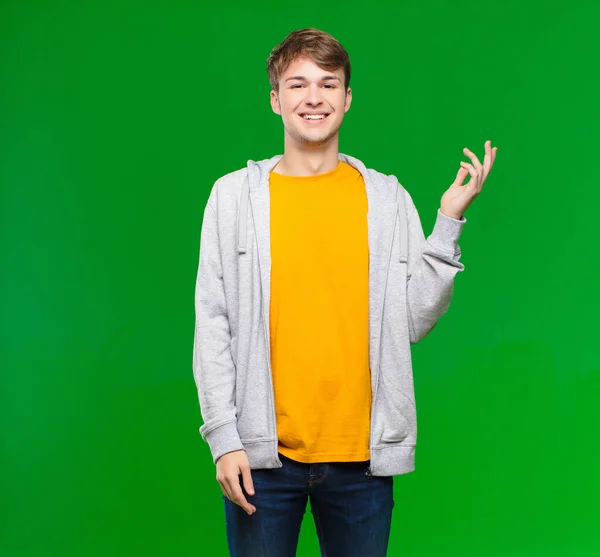 Jovem Loira Sentindo Feliz Surpreso Alegre Sorrindo Com Atitude Positiva — Fotografia de Stock