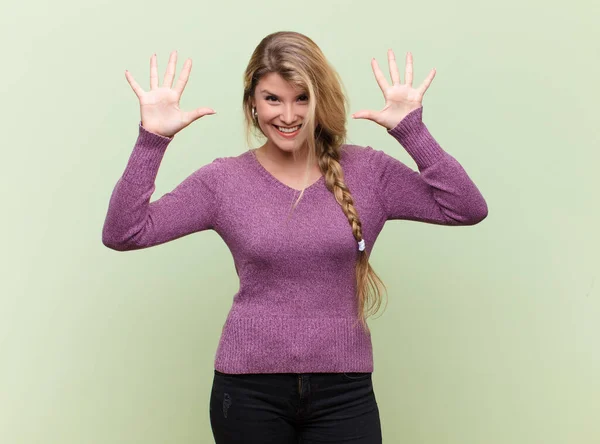 Young Pretty Latin Woman Smiling Looking Friendly Showing Number Ten — Stock Photo, Image