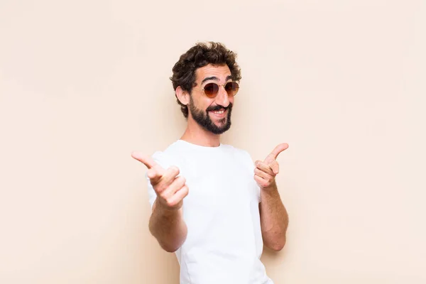 Young Bearded Delivery Man Box — Stock Photo, Image