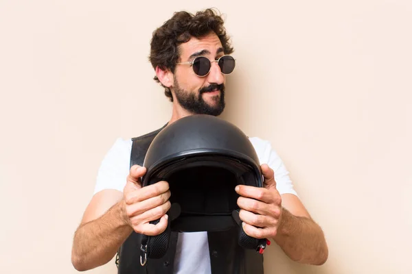 Jovem Homem Barbudo Legal Com Capacete Expressão Assustada Conceito Motociclista — Fotografia de Stock