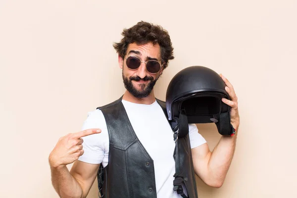 Jeune Homme Barbu Cool Avec Casque Qui Air Réussi Concept — Photo