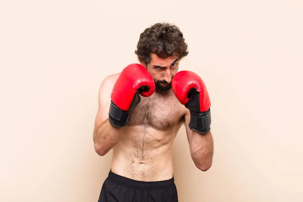 Jeune Homme Barbu Cool Avec Des Gants Boxe Combat Fitness — Photo