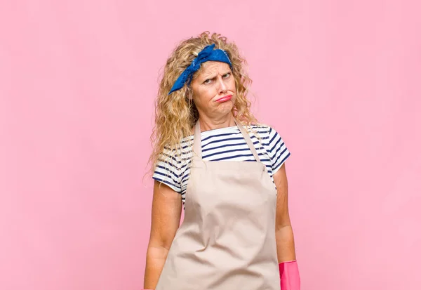 Middelbare Leeftijd Vrouw Voelt Zich Verdrietig Zeurderig Met Een Ongelukkige — Stockfoto