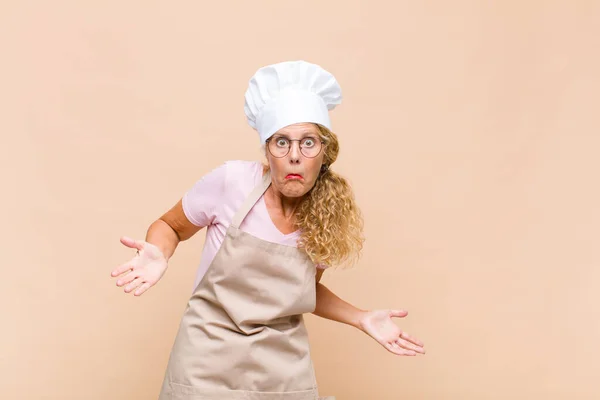 Middle Age Woman Baker Feeling Clueless Confused Having Idea Absolutely — Stok fotoğraf