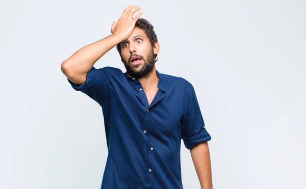 Young Latin Handsome Man Raising Palm Forehead Thinking Oops Making — Foto de Stock