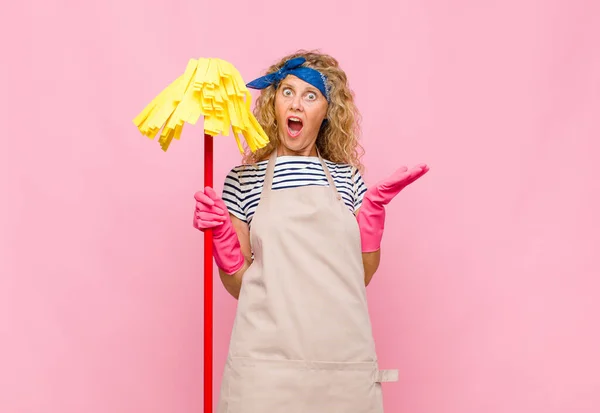 Middle Age Cool Woman Mop Pink Wall — Stock Photo, Image
