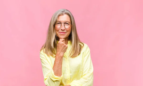 Hübsche Frau Mittleren Alters Die Sich Traurig Verärgert Oder Wütend — Stockfoto