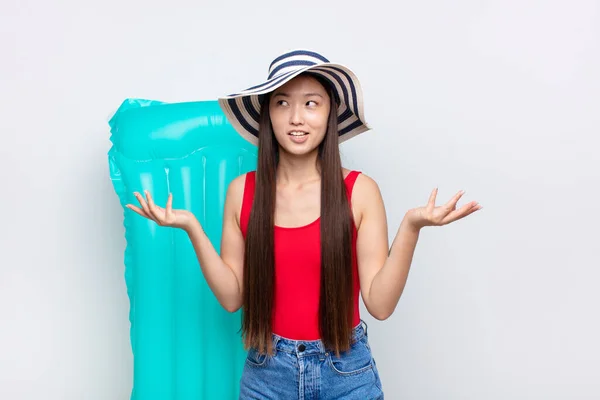 Asian Young Woman Shrugging Dumb Crazy Confused Puzzled Expression Feeling — Stok fotoğraf