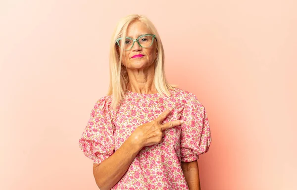 Middle Age Woman Feeling Provocative Aggressive Obscene Flipping Middle Finger — Stock Photo, Image