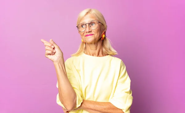 Middle Age Woman Smiling Happily Looking Sideways Wondering Thinking Having — Stock Photo, Image