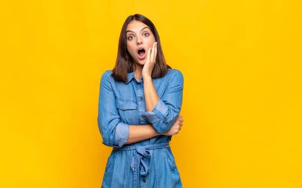 Young Pretty Woman Open Mouthed Shock Disbelief Hand Cheek Arm — Stock Photo, Image