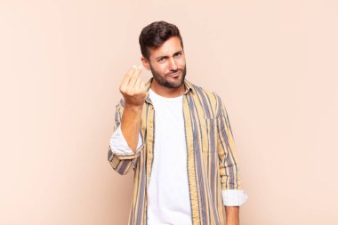 Kapiş ya da para yapan genç adam, sana borçlarını ödemeni söylüyor.!