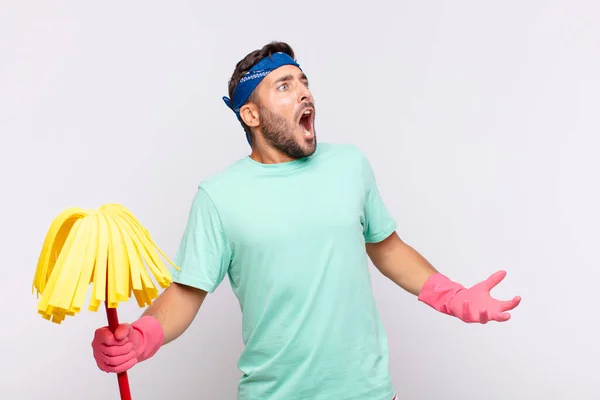 Joven Interpretando Ópera Cantando Concierto Espectáculo Sintiéndose Romántico Artístico Apasionado — Foto de Stock