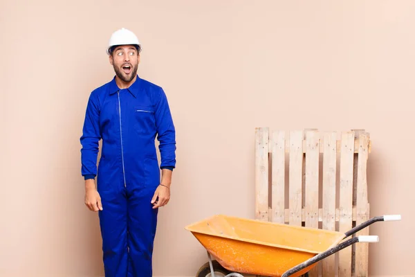 Young Man Feeling Shocked Happy Amazed Surprised Looking Side Open — Stock Photo, Image