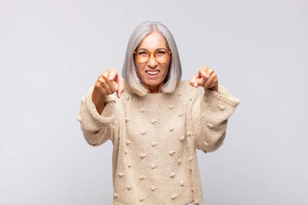 Gray Haired Woman Pointing Forward Camera Both Fingers Angry Expression — Stock Photo, Image