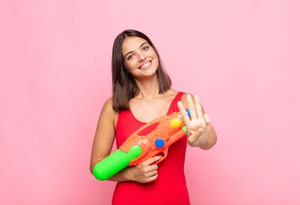 Giovane Bella Donna Sorridente Guardando Amichevole Mostrando Numero Tre Terzo — Foto Stock