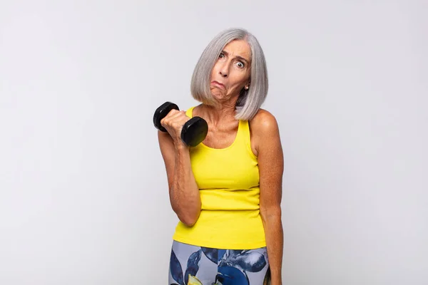 Donna Mezza Età Sente Triste Piagnucoloso Con Uno Sguardo Infelice — Foto Stock