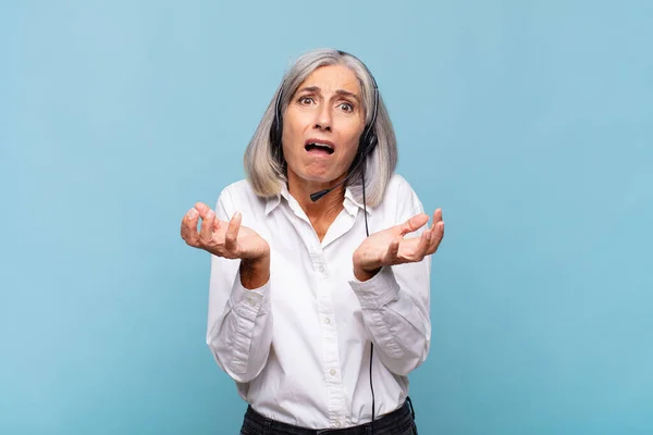 Middle Age Woman Looking Desperate Frustrated Stressed Unhappy Annoyed Shouting — Stock Photo, Image