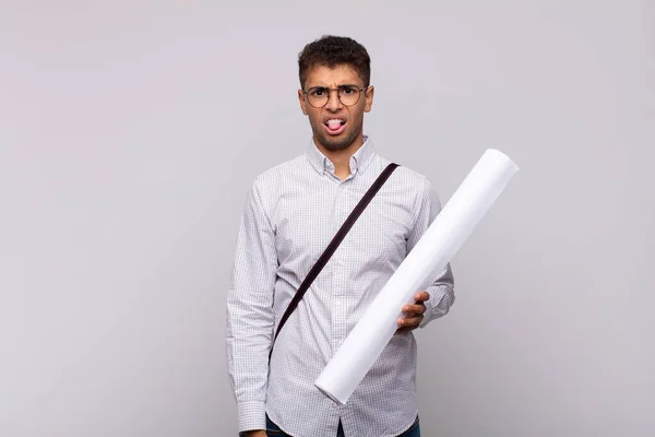 Joven Arquitecto Sintiéndose Disgustado Irritado Sacando Lengua Detestando Algo Desagradable — Foto de Stock