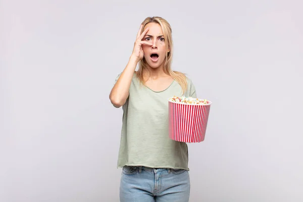 Young Woman Pop Corns Bucket Looking Shocked Scared Terrified Covering — Stock Photo, Image