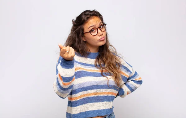 Menina Fazendo Capice Gesto Dinheiro Dizendo Lhe Para Pagar Suas — Fotografia de Stock