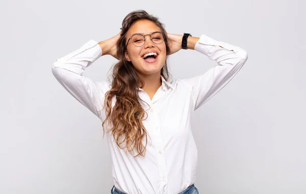 Mädchen Die Glücklich Unbeschwert Freundlich Und Entspannt Das Leben Und — Stockfoto