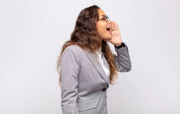 Woman Profile View Looking Happy Excited Shouting Calling Copy Space — Stock Photo, Image