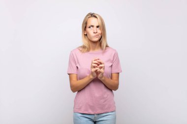 Kadın entrikalar ve komplolar, hilekârlıklar ve hilekarlıklar, kurnazlık ve ihanet