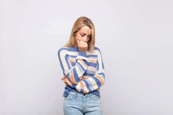 Woman Feeling Serious Thoughtful Concerned Staring Sideways Hand Pressed Chin — Stock Photo, Image