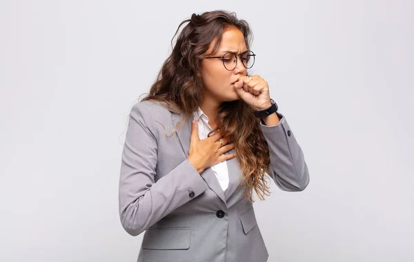 Mulher Sentindo Mal Com Uma Dor Garganta Sintomas Gripe Tosse — Fotografia de Stock