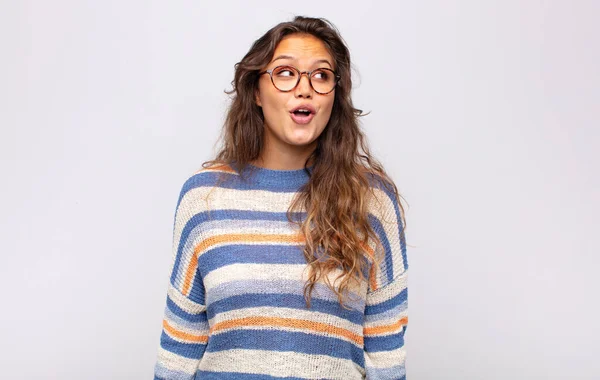 Woman Feeling Shocked Happy Amazed Surprised Looking Side Open Mouth — Stock Photo, Image