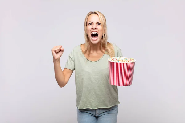 Young Woman Pop Corns Bucket Shouting Aggressively Angry Expression Fists — Stock Photo, Image