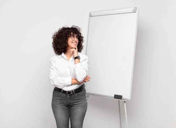 Woman Smiling Happily Daydreaming Doubting Looking Side — Stock Photo, Image