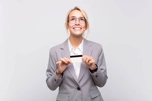 Giovane Bella Donna Bionda — Foto Stock