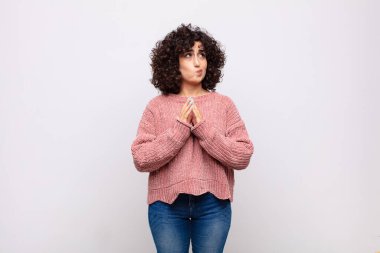 Kadın entrikalar ve komplolar, hilekârlıklar ve hilekarlıklar, kurnazlık ve ihanet