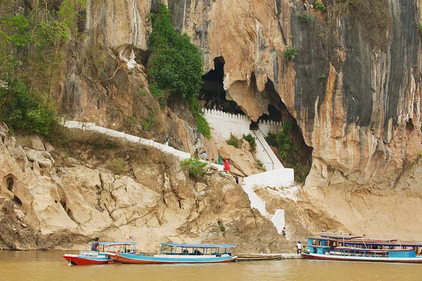 Luang Prabang Laos April 2012 Entrance Tham Ting Cave 4000 — Stock Photo, Image