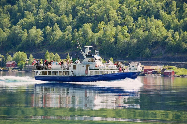 Flam Noruega Junho 2012 Pessoas Não Identificadas Desfrutam Passeio Barco — Fotografia de Stock
