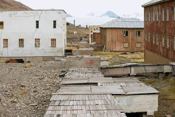Pyramiden Norwegia Września 2011 Opuszczony Budynek Opuszczona Osada Arktyczny Rosyjski — Zdjęcie stockowe