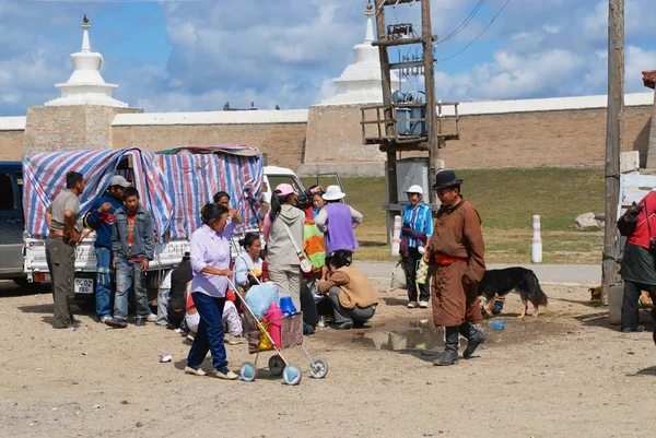 Kharkhorin Mongolië Augustus 2006 Unidentified Mongoolse Mensen Hebben Picnic Buiten — Stockfoto