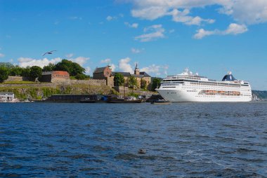 Oslo, Norveç - 10 Temmuz 2006: Msc Lirica cruise gemi deniz bağlantı noktası Oslo City, Norveç.