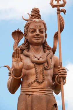Grand Bassin, Mauritius - 02 Aralık 2012: Dış detay dev 33 metre Lord Shiva heykel Ganga Talao (Grand Bassin) Hindu Tapınağı, Mauritius. 