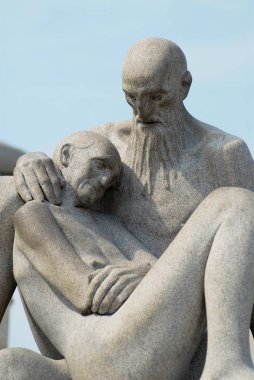 Oslo, Norveç - 06 Temmuz 2006: Gustav Vigeland açık hava şık Park Oslo, Norveç ünlü sanatçı tarafından yapılan granit heykel.