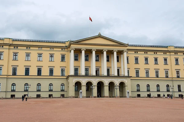 Oslo Noruega Junio 2010 Exterior Del Edificio Del Palacio Real — Foto de Stock