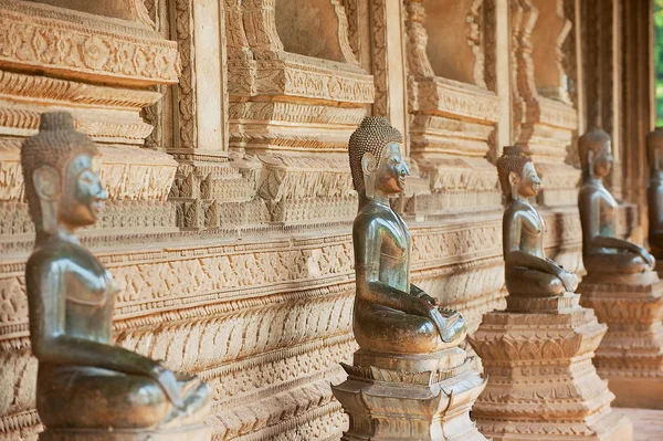 Anciennes Statues Bouddha Cuivre Situées Extérieur Temple Hor Phra Keo — Photo